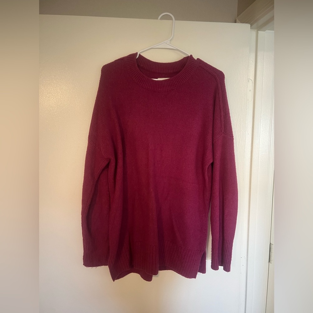 Abercrombie magenta oversized sweater